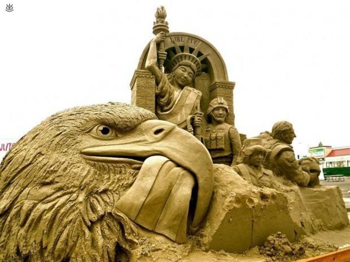 Виртуозные скульптуры из песка 7