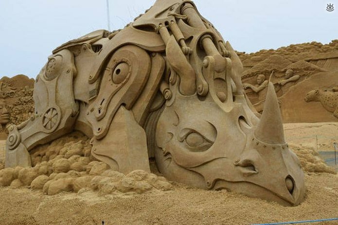 Грандиозные скульптуры из песка 8