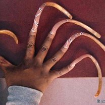 Фото приколы Безумно длинные ногти (34 фото)