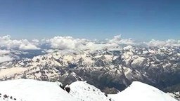 Смотреть На вершине Эльбрус