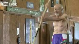 Смотреть 90-летний рекордсмен
