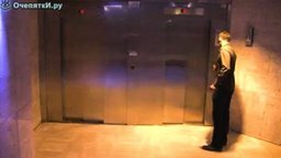 Смотреть Мафиозный розыгрыш в лифте
