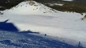 Любительский прыжок лыжника