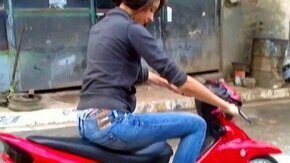 Смотреть Женский дебют на мотоцикле