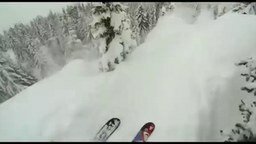 Смотреть Крутой спуск на лыжах от первого лица