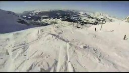 Смотреть Быстрый фрирайд на горных лыжах