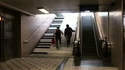 Смотреть Как заставить людей ходить по лестницам?