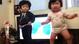 Смотреть Корейский детский танец