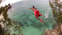 Смотреть Опасный прыжок в воду