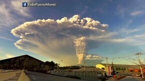 Смотреть Извержение вулкана в Чили