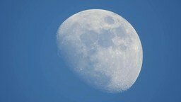 Смотреть Проверка зума на Луне