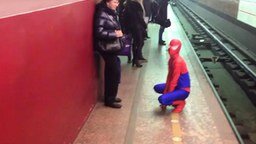 Смотреть Человек-паук в метрополитене