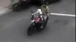 Пёс катает хозяина на мотоцикле