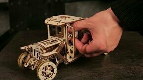 Модель грузовичка из дерева