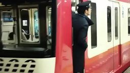 Музыкальный поезд в метро