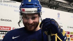 Хоккеисты говорят по-русски