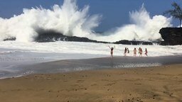 Смотреть Страшно красивые волны