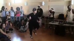 Танец 72-летней женщины