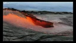 Смотреть Раскалённая вулканическая лава