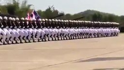 Смотреть Чёткое выступление тайских солдат