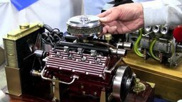 Смотреть Бензиновый минидвигатель V8