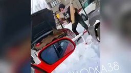 Как в Иркутске заводят автомобиль в мороз смотреть видео прикол - 0:14