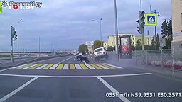 Пешеход сбивает автомобиль смотреть видео прикол - 0:27