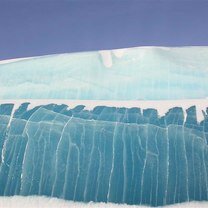 Фото приколы Ледник, похожий на волну цунами