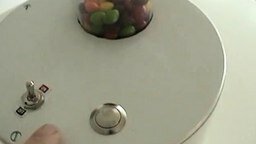 Сортировальная машина для конфет смотреть видео прикол - 1:43