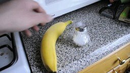 Смотреть Поджигаем банан