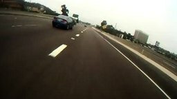 Смотреть Скоростная езда на мотоцикле от первого лица