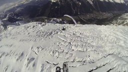 На горных лыжах с парашютом