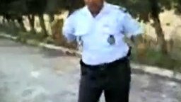 Танец полицейского смотреть видео - 0:22